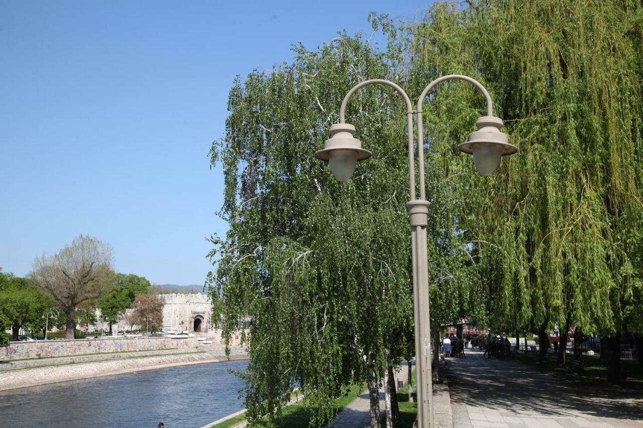 65 Square Meters Designer Apartment In Heart Of City - River View ! Park For Free Nis Exterior foto