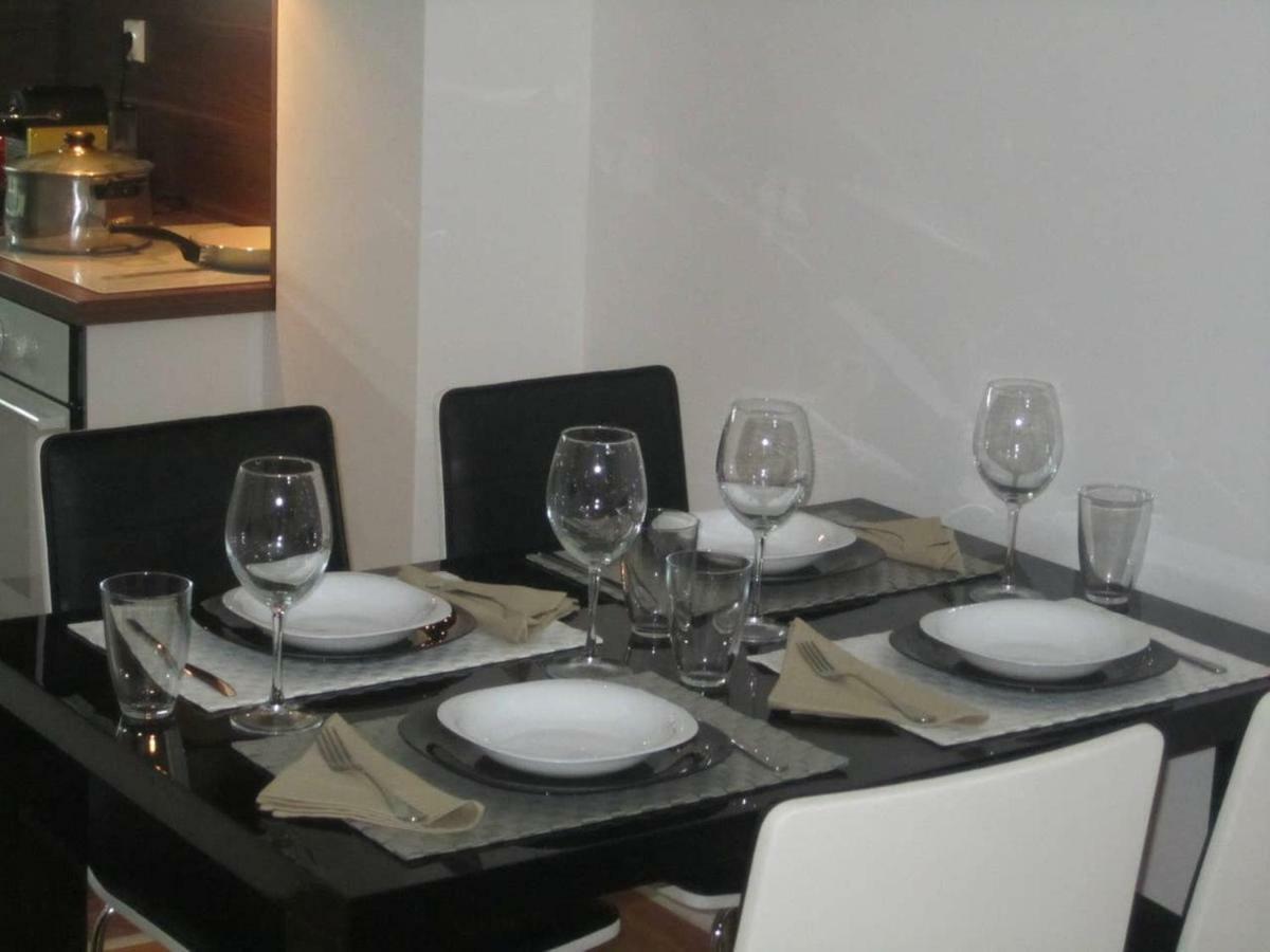 65 Square Meters Designer Apartment In Heart Of City - River View ! Park For Free Nis Exterior foto