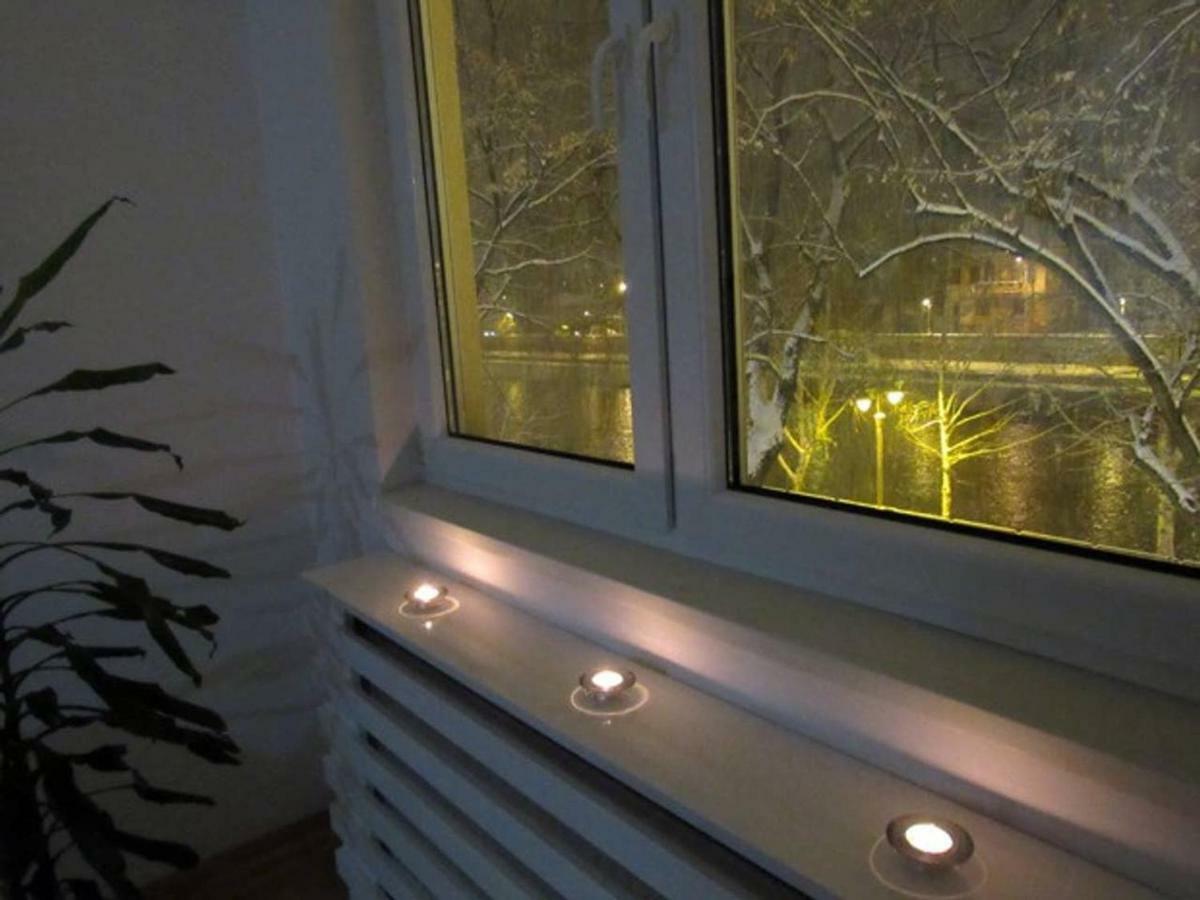 65 Square Meters Designer Apartment In Heart Of City - River View ! Park For Free Nis Exterior foto