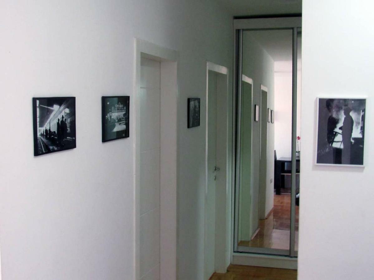 65 Square Meters Designer Apartment In Heart Of City - River View ! Park For Free Nis Exterior foto